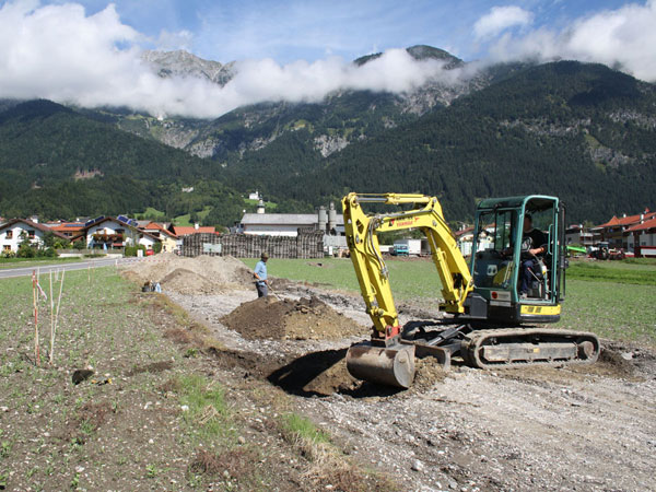 Thaurer Felder - Anlegen der Suchschnitte beim Lorettoweg